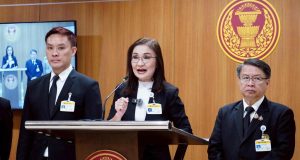 “นันทนา” หลั่งน้ำตาวุฒิฯฟันเรียก “สว.ขายหมู” สะท้อนสว.มีเจ้าของ ลั่นสู้สีน้ำเงินถึงที่สุด “ทนายอั๋น” ปูดจ่อล้มคดีฮั้ว