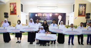 “นฤมล” ลง นราฯมอบทุนเด็กจชต. รับฟังปัญหาครู ดันการศึกษา Learn to Earn สร้างรายได้ระหว่างเรียน