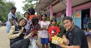 ไทยพีบีเอสลงพื้นที่ ส่งมอบของบริจาคถึงมือผู้อพยพ จ.สุรินทร์ | Thai PBS News ข่าวไทยพีบีเอส