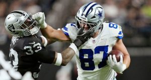 ดัลลาส คาวบอยส์ ยังคงมีความหวังเข้ารอบเพลย์ออฟด้วยชัยชนะเหนือลาสเวกัส เรดเดอร์ส