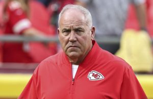 ประธานาธิบดีทรัมป์ ‘ไม่รู้ด้วยซ้ำว่าเขากำลังดูอะไรอยู่’ ในเกม NFL ผู้ช่วยโค้ชชีฟส์กล่าว