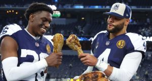 ฟุตบอลกลายมาเป็นสัญลักษณ์แห่งวันขอบคุณพระเจ้าได้อย่างไร