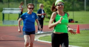 อายุเป็นเพียงตัวเลข: เอ็มมา มาซเซนกา นิยามอายุยืนของนักกีฬาในวัย 92 ปีอย่างไร