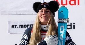 ลินด์เซย์ วอนน์ สร้างประวัติศาสตร์ในวัย 41 ปี ด้วยการคว้าแชมป์ดาวน์ฮิลล์เวิลด์คัพ เปิดฉากฤดูกาลโอลิมปิกของเธอ