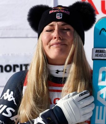 ลินด์เซย์ วอนน์ สร้างประวัติศาสตร์ในวัย 41 ปี ด้วยการคว้าแชมป์ดาวน์ฮิลล์เวิลด์คัพ เปิดฉากฤดูกาลโอลิมปิกของเธอ