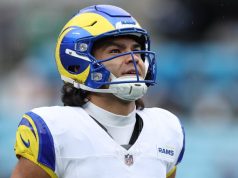 ปูคา นาคัว นักอเมริกันฟุตบอลทีมลอสแอนเจลิส แรมส์ ขอโทษสำหรับการแสดงท่าทางต่อต้านชาวยิว โดยกล่าวว่าเขาไม่ทราบว่าท่าทางดังกล่าวเป็นการดูหมิ่น