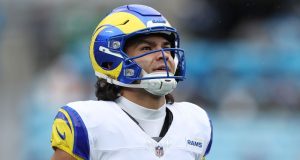 ปูคา นาคัว นักอเมริกันฟุตบอลทีมลอสแอนเจลิส แรมส์ ขอโทษสำหรับการแสดงท่าทางต่อต้านชาวยิว โดยกล่าวว่าเขาไม่ทราบว่าท่าทางดังกล่าวเป็นการดูหมิ่น