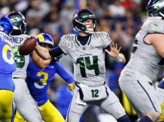 ซีแอตเติล ซีฮอว์กส์ คว้าตั๋วเข้าสู่รอบเพลย์ออฟได้สำเร็จ หลังจากพลิกกลับมาเอาชนะแอลเอ แรมส์ ด้วยคะแนนตามหลัง 16 แต้มในควอเตอร์ที่ 4 อย่างเหลือเชื่อ