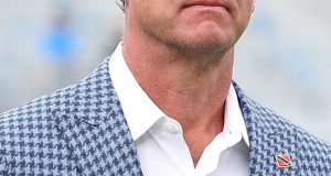 Lane Kiffin ย้ายออกจาก Ole Miss ไปรับสัญญาจาก LSU มูลค่า 100 ล้านดอลลาร์สหรัฐฯ ตามรายงาน