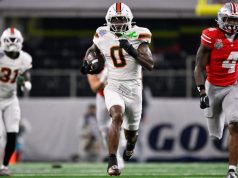 ไมอามีพลิกล็อกเอาชนะโอไฮโอสเตท แชมป์เก่าระดับประเทศ ในรอบก่อนรองชนะเลิศของศึกชิงแชมป์ระดับประเทศ ที่สนามคอตตอนโบว์ล