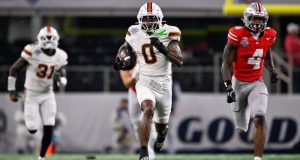 ไมอามีพลิกล็อกเอาชนะโอไฮโอสเตท แชมป์เก่าระดับประเทศ ในรอบก่อนรองชนะเลิศของศึกชิงแชมป์ระดับประเทศ ที่สนามคอตตอนโบว์ล