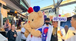 อาร์ท เอกสิทธิ์ นำทีมพรรคพลังไทย ลุยหาเสียง กทม. ชูผู้สมัคร สส. พบประชาชน