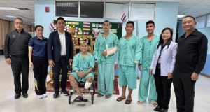 หัวหน้าอาร์ท เอกสิทธิ์ เยี่ยมทหารบาดเจ็บ ให้กำลังใจนักรบไทย